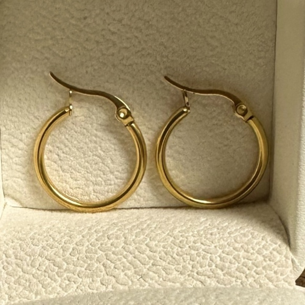 20mm Gold Hoops 14k gold over titanium new NWOT 🩵